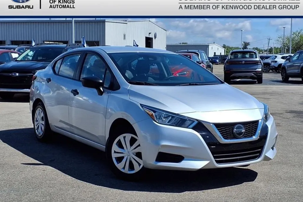 2020 Nissan Versa 1.6 S photo 1