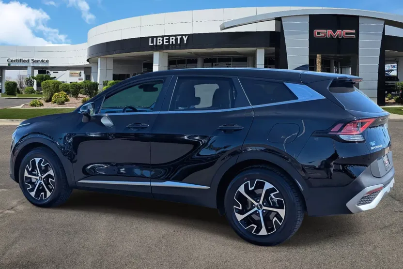 2023 Kia Sportage EX photo 1