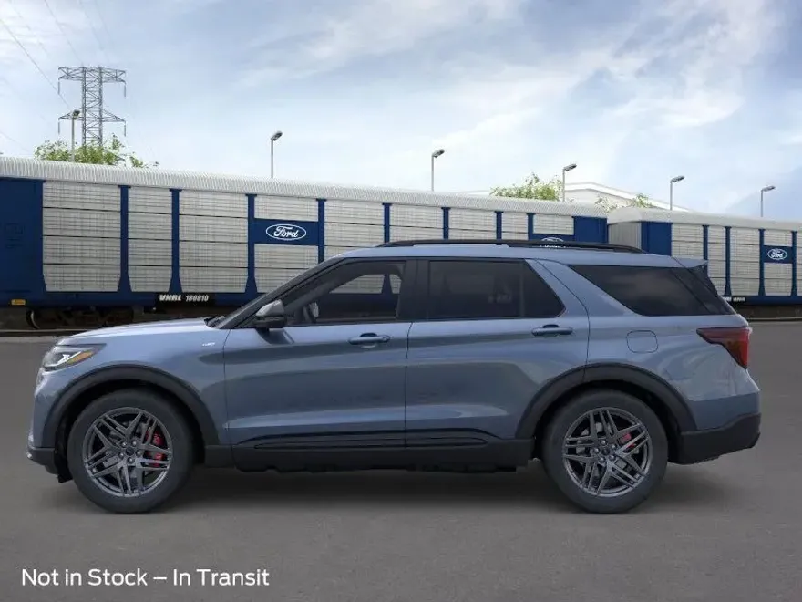 2025 Ford Explorer ST-Line photo 1