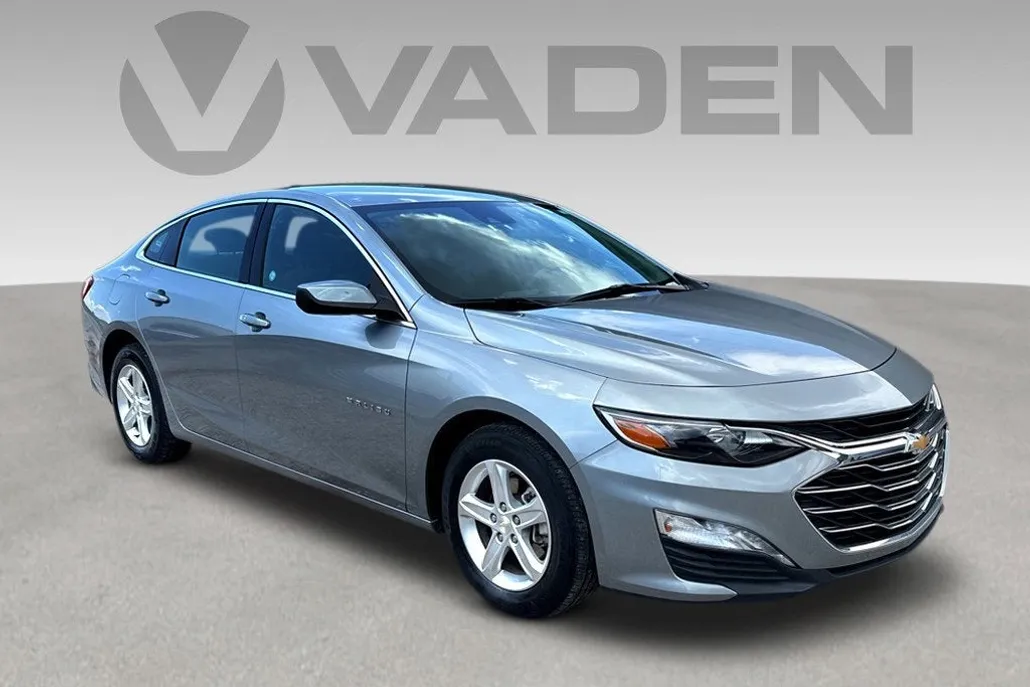 2024 Chevrolet Malibu 1LT photo 1