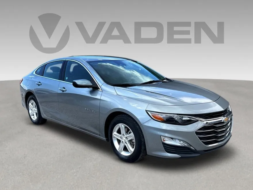 2024 Chevrolet Malibu 1LT photo 1
