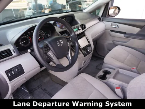 2016 Honda Odyssey SE photo 4