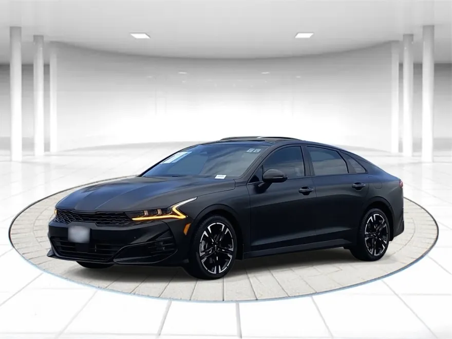 2022 Kia K5 GT-Line photo 1