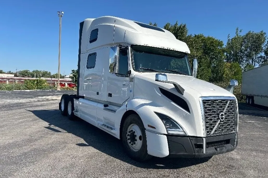 2022 Volvo Truck VNL photo 1