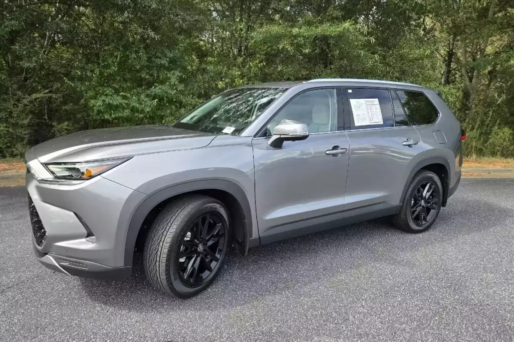 2025 Toyota Grand Highlander Platinum photo 1