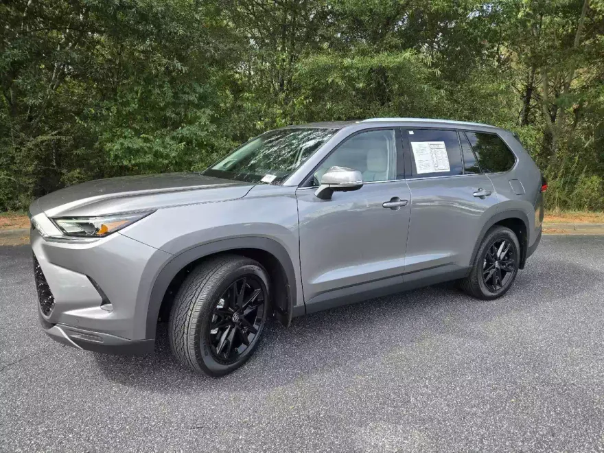 2025 Toyota Grand Highlander Platinum photo 1