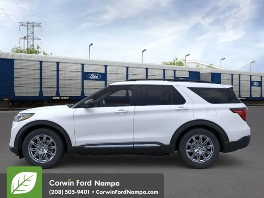 2025 Ford Explorer photo 1