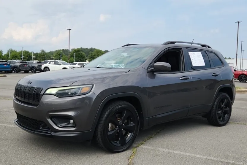 2019 Jeep Cherokee Altitude photo 1