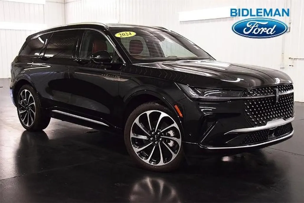 2024 Lincoln Nautilus Black Label photo 1