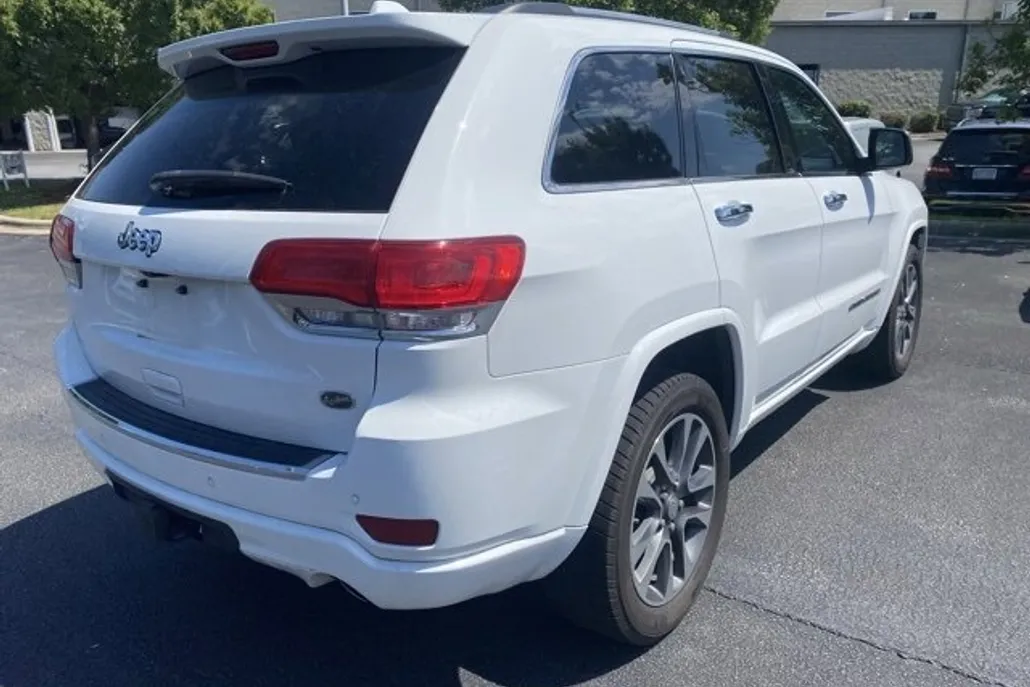 2017 Jeep Grand Cherokee Overland photo 1