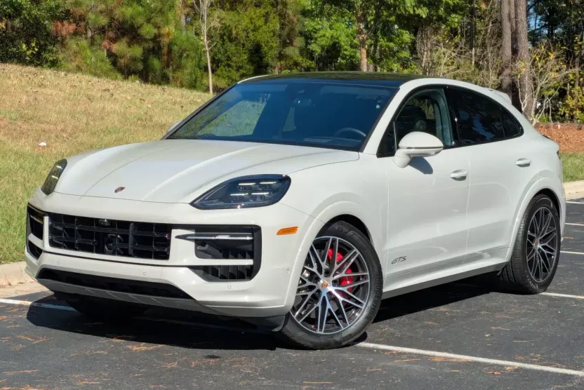 2025 Porsche Cayenne GTS Coupe photo 1