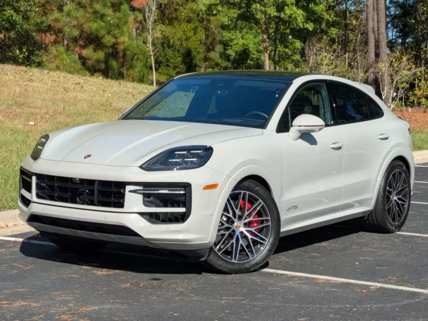 2025 Porsche Cayenne GTS Coupe photo 1