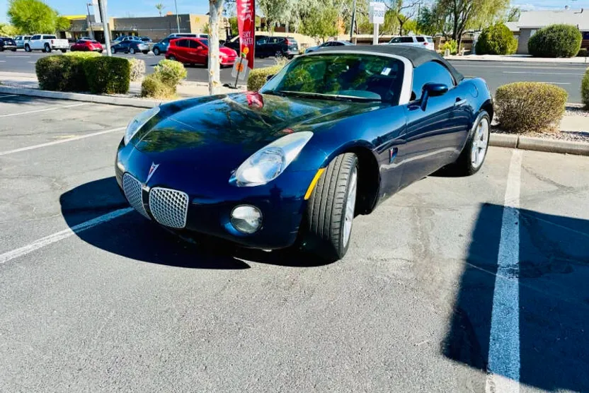 2006 Pontiac Solstice Convertible photo 1