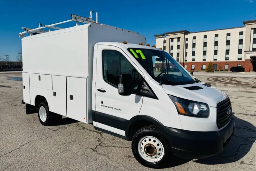 2017 Ford Transit photo 1