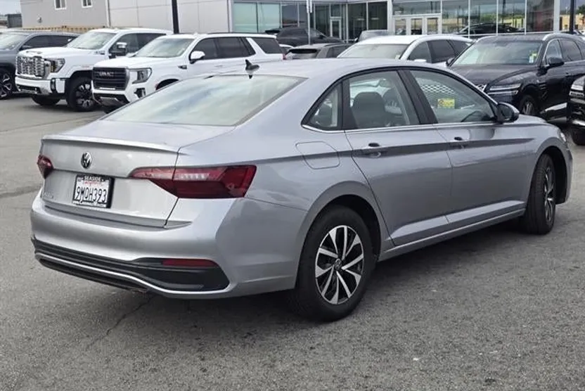 2024 Volkswagen Jetta S photo 1