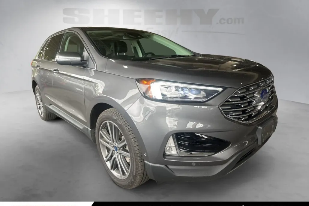2021 Ford Edge Titanium photo 1