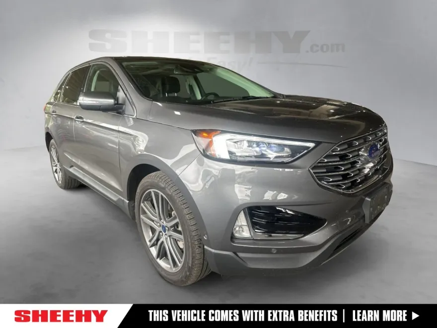 2021 Ford Edge Titanium photo 1