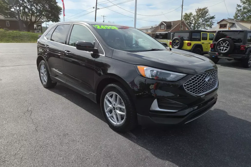 2024 Ford Edge SEL photo 1