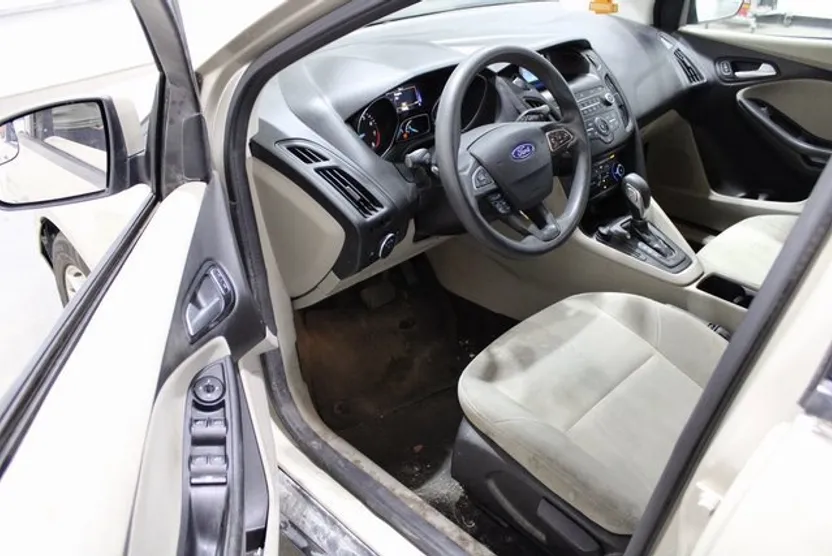 2018 Ford Focus SE photo 1