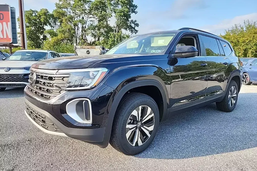 2026 Volkswagen Atlas SE photo 1