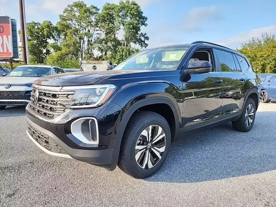 2026 Volkswagen Atlas SE photo 1