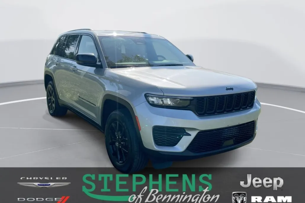 2024 Jeep Grand Cherokee Altitude photo 1