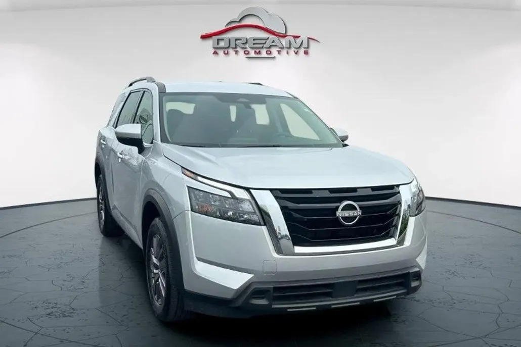 2024 Nissan Pathfinder SV photo 1