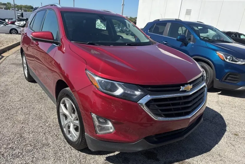 2018 Chevrolet Equinox LT photo 1