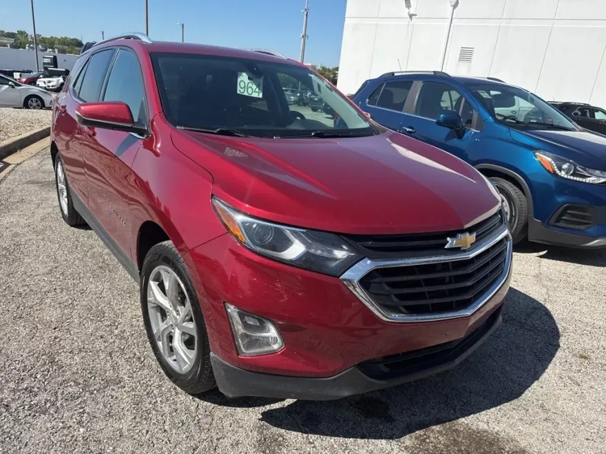 2018 Chevrolet Equinox LT photo 1