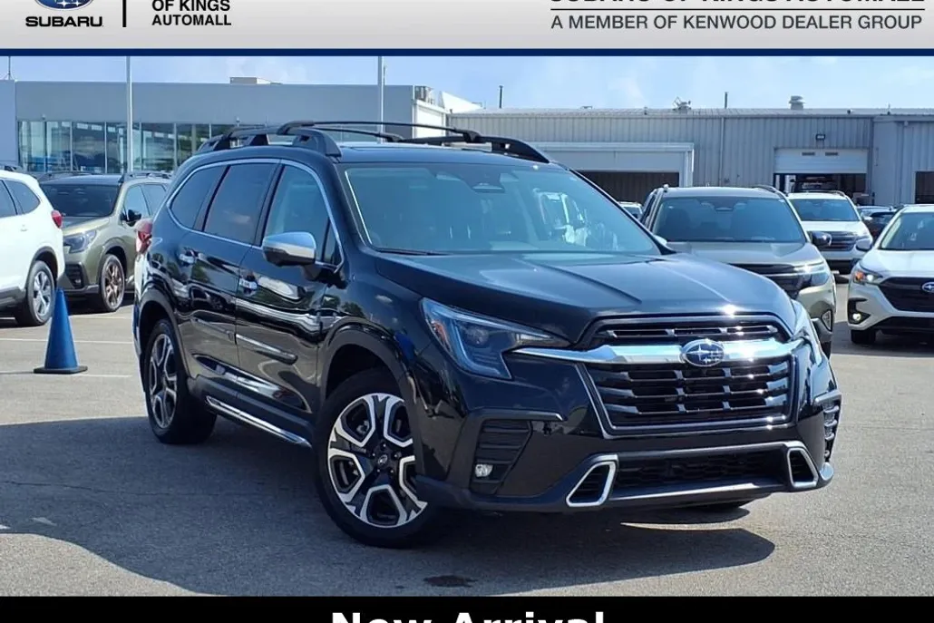 2023 Subaru Ascent Touring photo 1