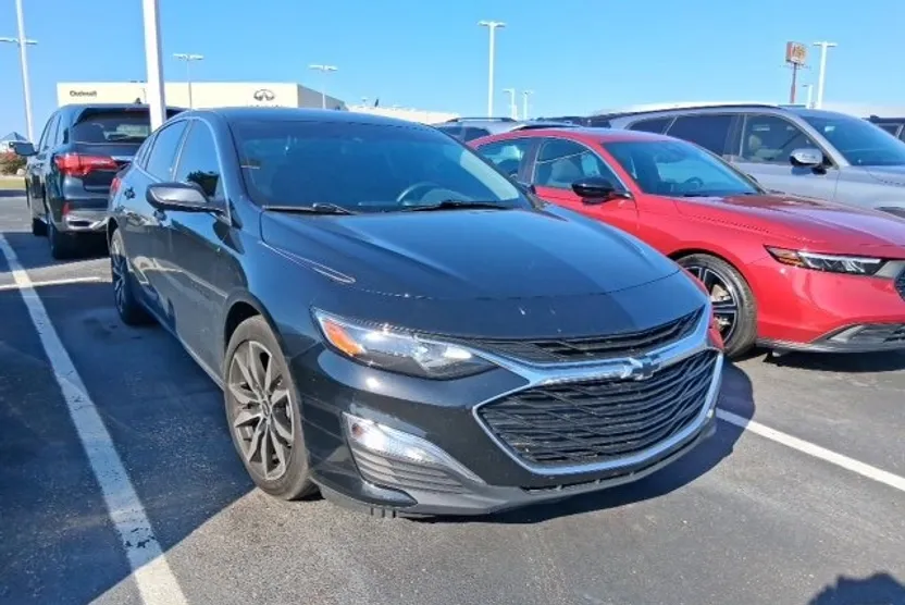 2022 Chevrolet Malibu RS photo 1