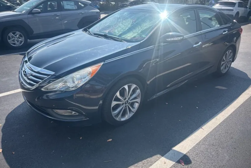 2014 Hyundai Sonata SE photo 1
