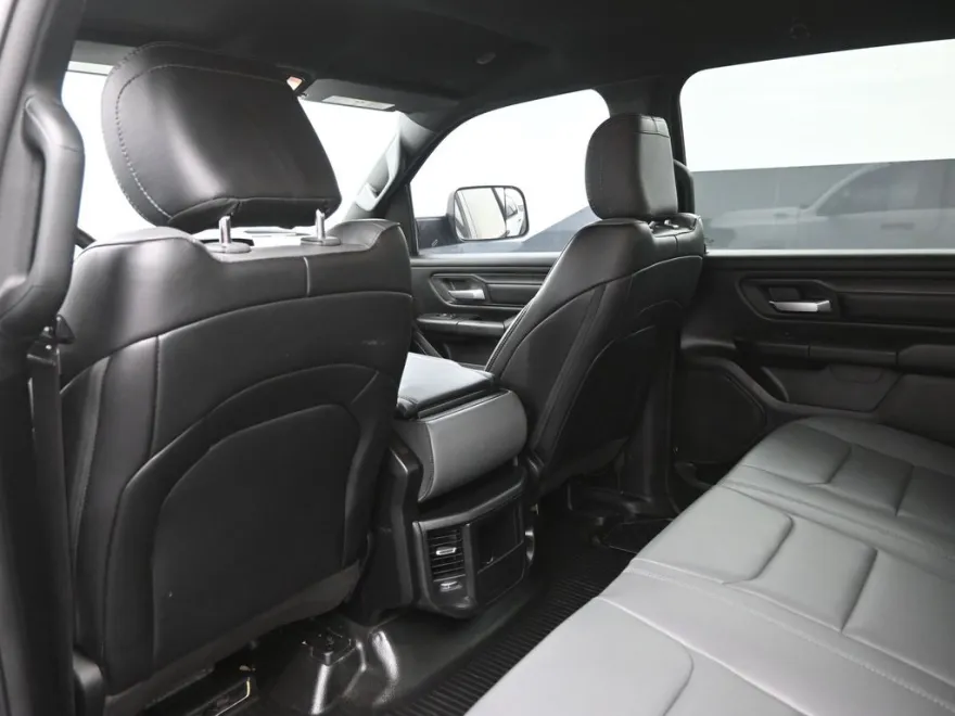 2024 Ram 1500 Tradesman photo 1