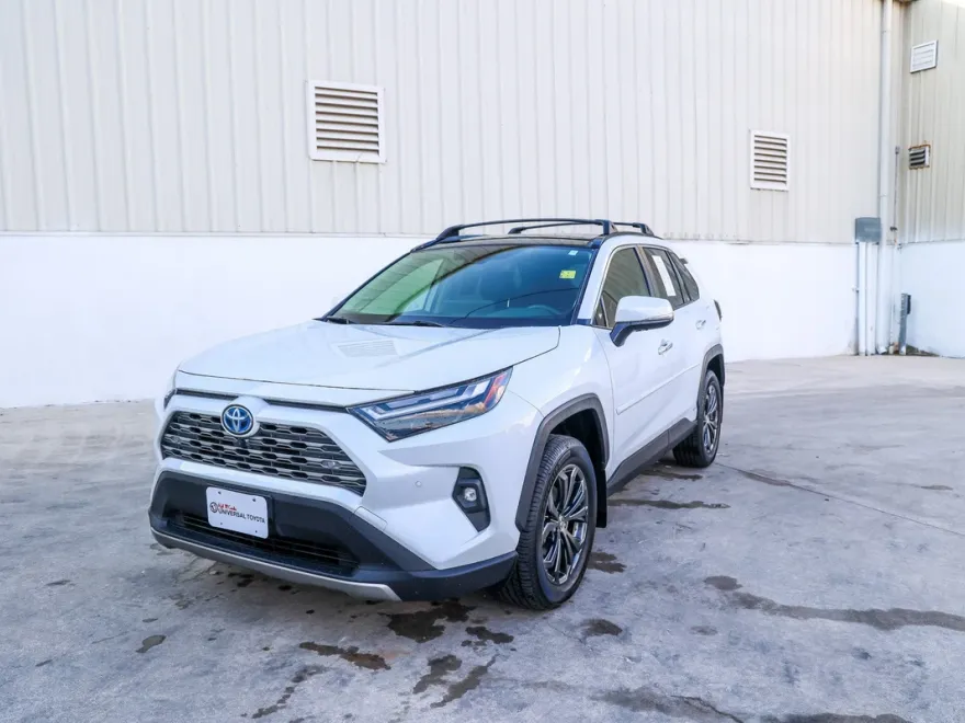 2024 Toyota RAV4 Hybrid Limited photo 1