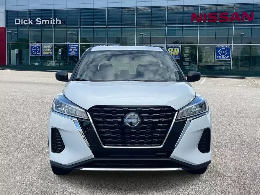 2025 Nissan Kicks Play S photo 1