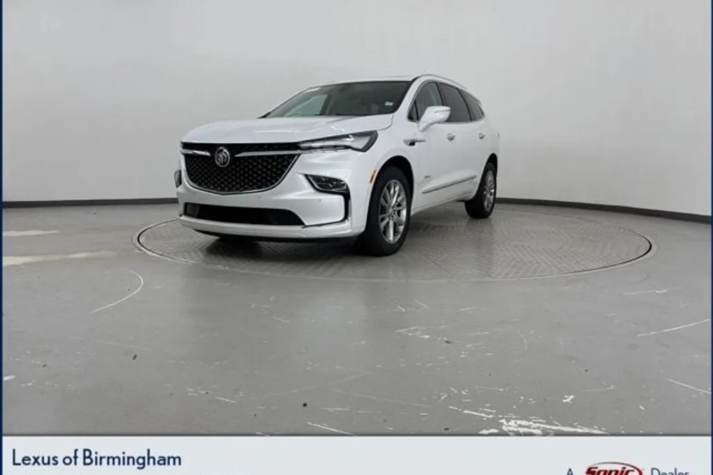 2024 Buick Enclave Avenir photo 1