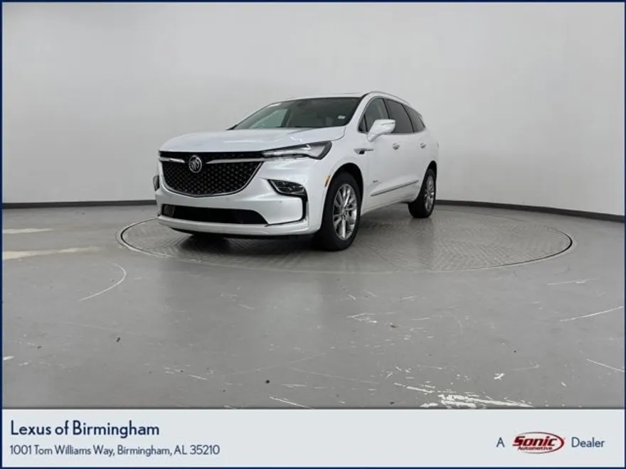 2024 Buick Enclave Avenir photo 1