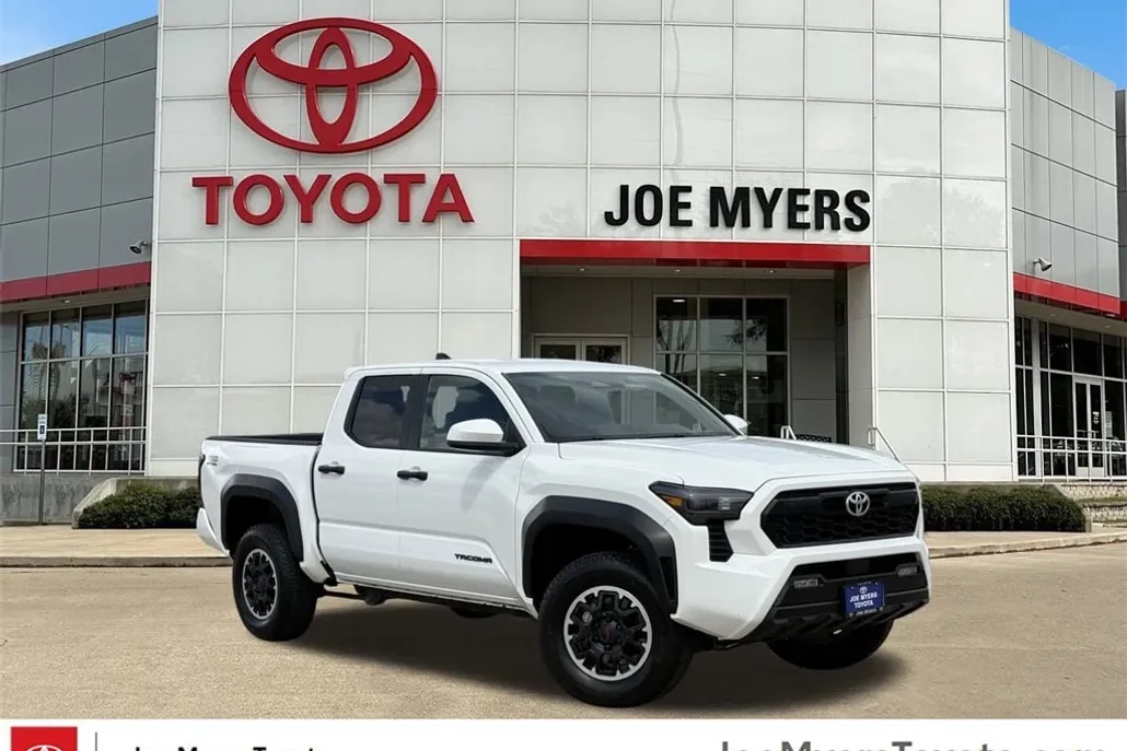 2024 Toyota Tacoma TRD Off-Road photo 1