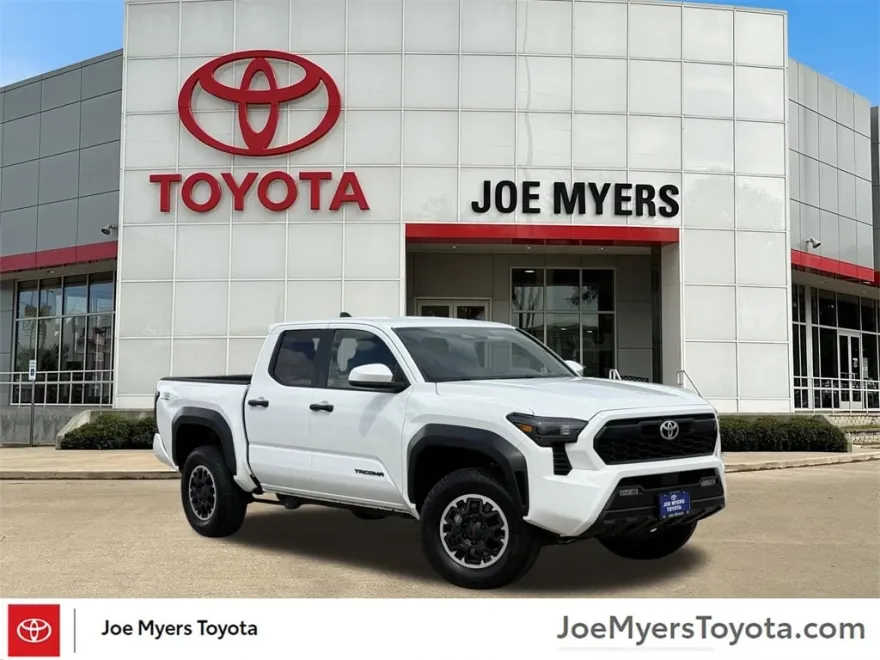2024 Toyota Tacoma TRD Off-Road photo 1
