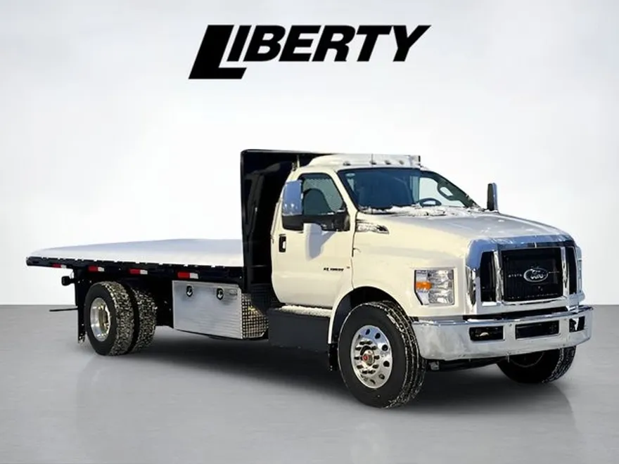 2025 Ford F-750 photo 1