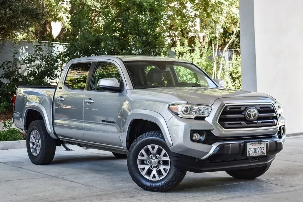 2019 Toyota Tacoma SR5 photo 1