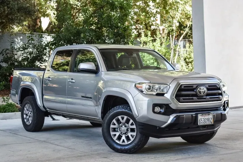 2019 Toyota Tacoma SR5 photo 1