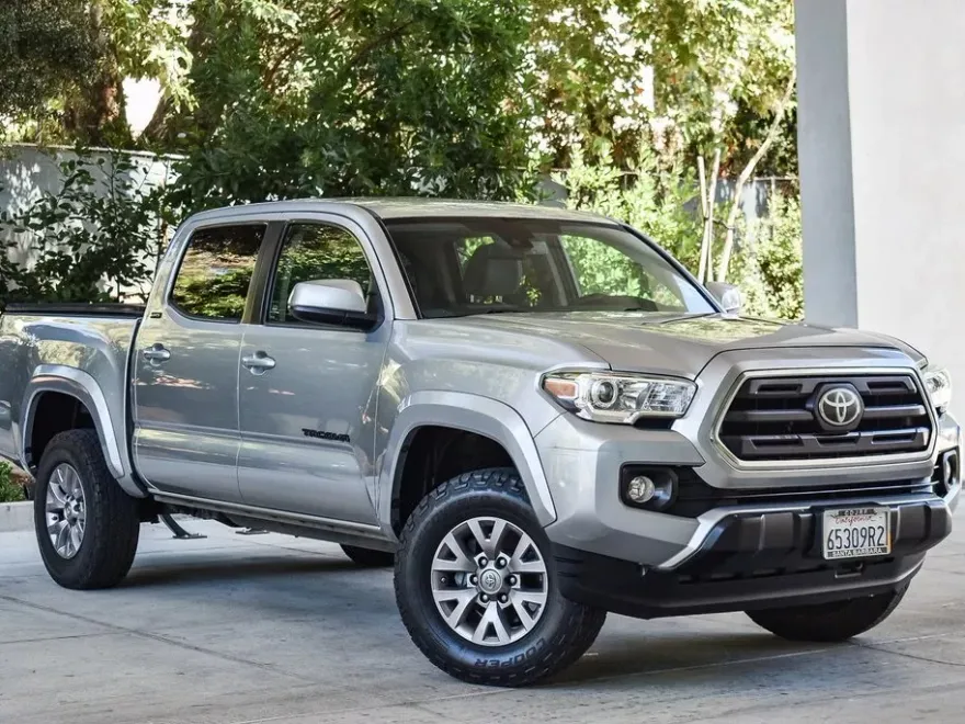 2019 Toyota Tacoma SR5 photo 1