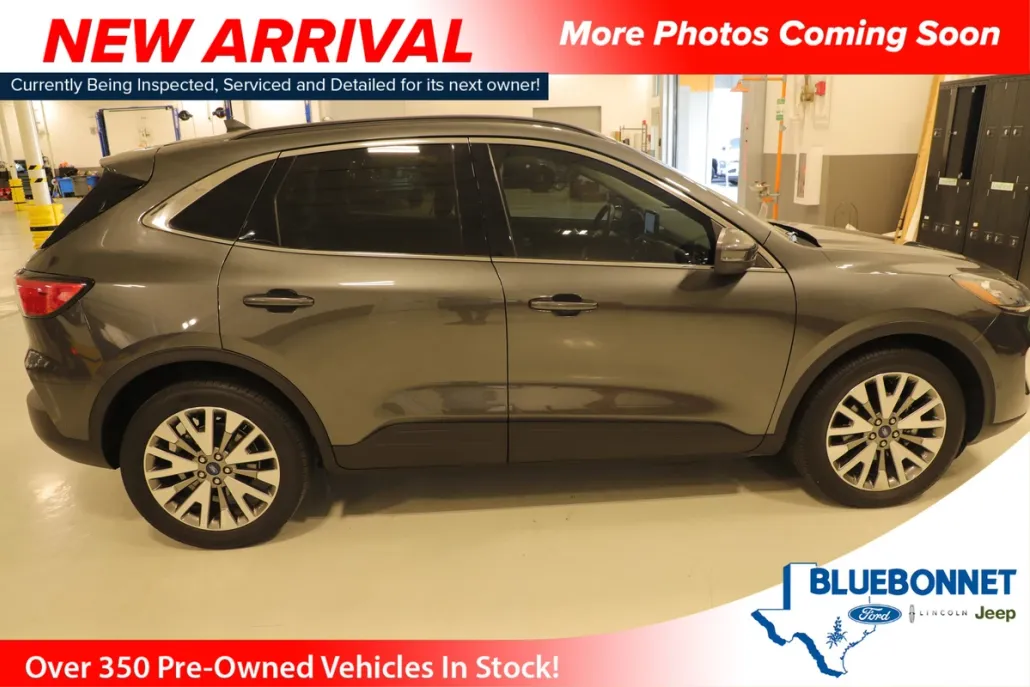 2020 Ford Escape Titanium photo 1