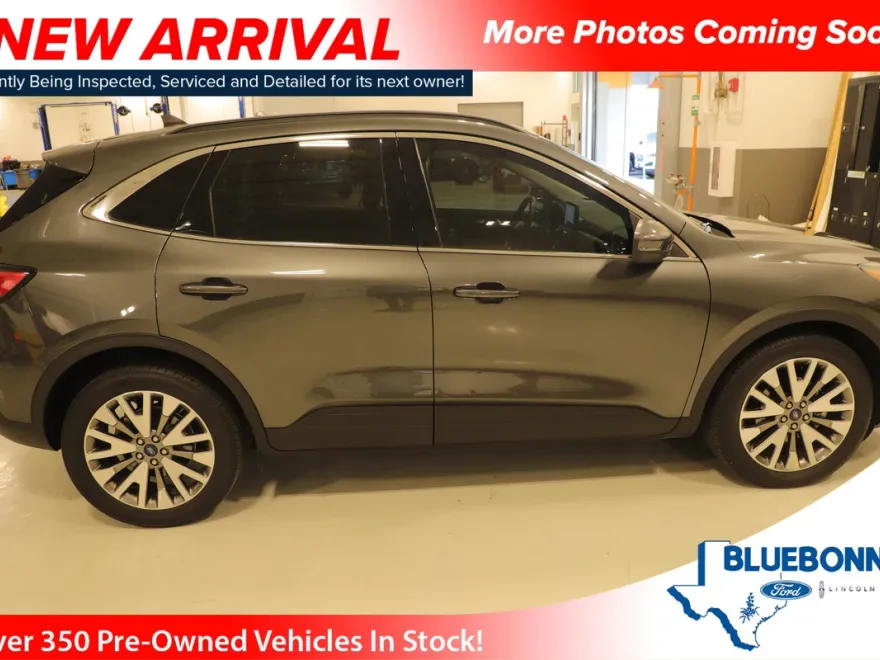 2020 Ford Escape Titanium photo 1