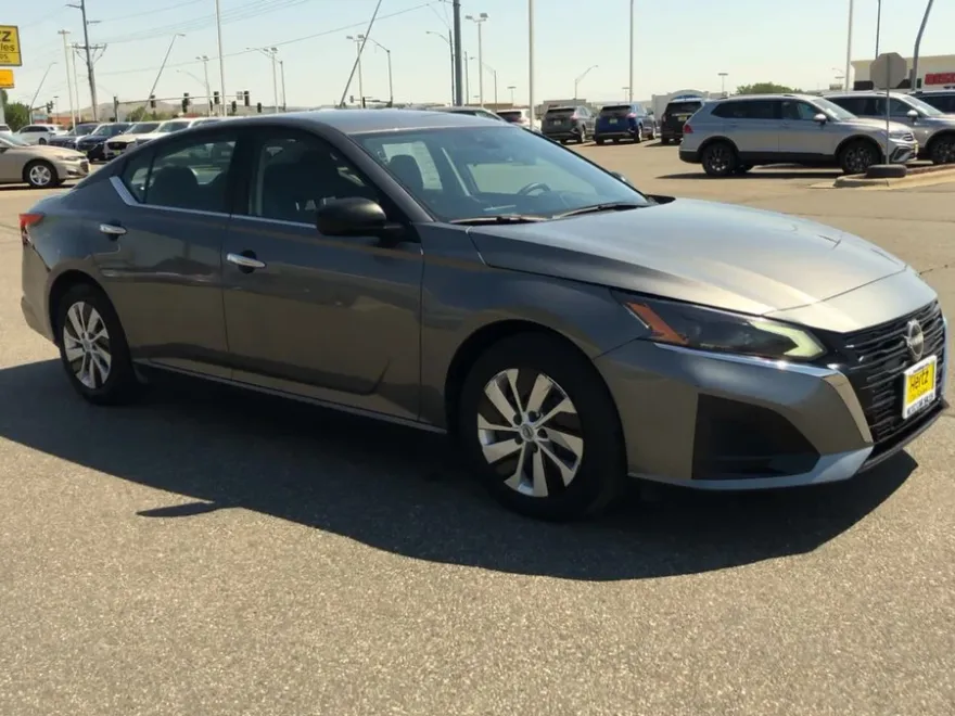 2024 Nissan Altima 2.5 S photo 1