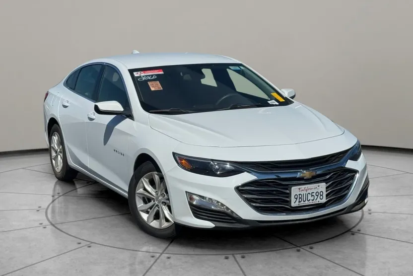 2021 Chevrolet Malibu 1LT photo 1