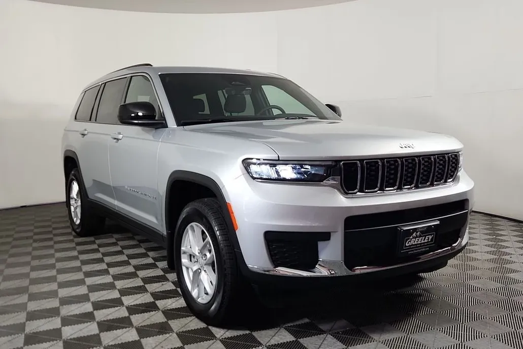 2025 Jeep Grand Cherokee Laredo X photo 1