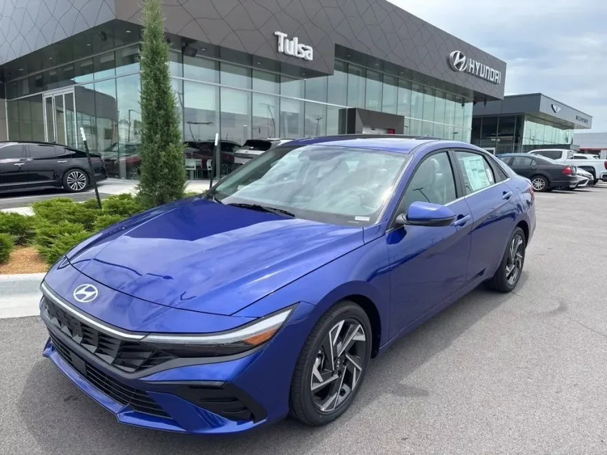 2025 Hyundai Elantra Hybrid Limited photo 1