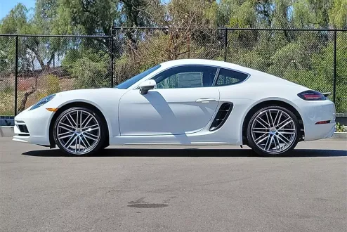 2025 Porsche Cayman photo 2